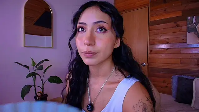 Snapshot of amber_curly chatting on June 12, 9:35 pm amber curly online show from June 12, 9:35 pm