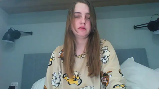 Snapshot of EvieRoseex chatting on April 16, 2:07 pm EvieRoseex online show from April 16, 2:07 pm