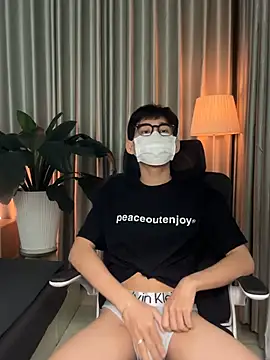 Snapshot of MinhTuanLive chatting on February 11, 5:45 am MinhTuanLive online show from February 11, 5:45 am