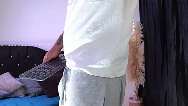 john cartter1 online show from February 9, 2:21 pm