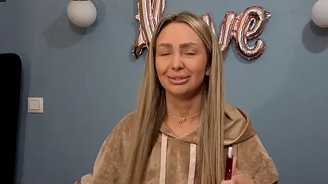 AnnaMaee online show from February 25, 10:18 pm