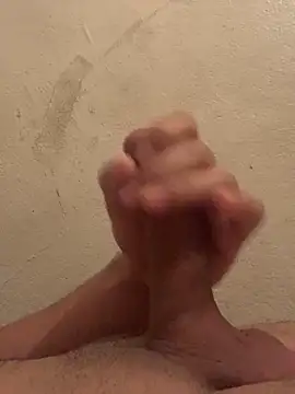 Snapshot of rodrig3105 chatting on January 2, 1:06 am rodrig3105 online show from January 2, 1:06 am