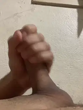 Snapshot of rodrig3105 chatting on March 18, 3:42 am rodrig3105 online show from March 18, 3:42 am