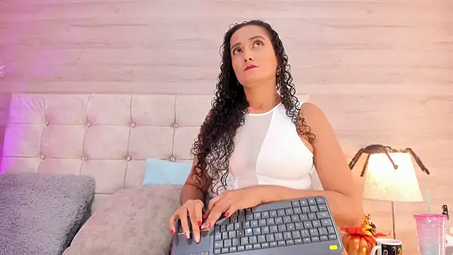 Holyjacky  online show from October 26, 12:00 pm