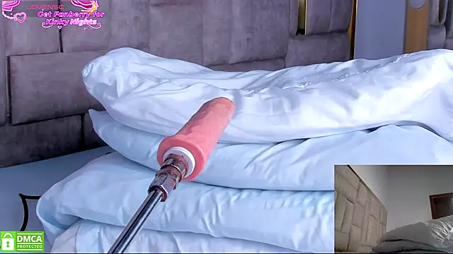 Eris Rose online show from November 21, 8:40 pm