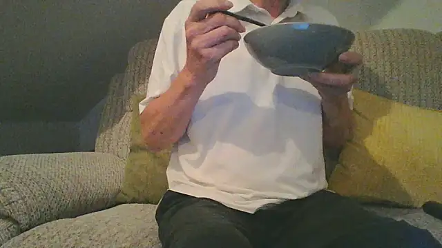 Snapshot of mr_english50 chatting on June 8, 4:24 am mr english50 online show from June 8, 4:24 am
