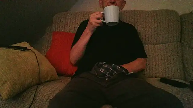 Snapshot of mr_english50 chatting on June 17, 4:59 am mr english50 online show from June 17, 4:59 am