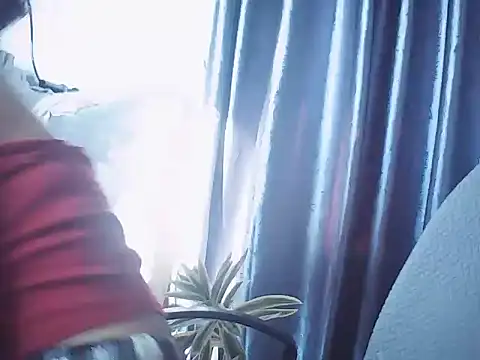 Snapshot of Haralushiaaax chatting on February 4, 1:44 am Haralushiaaax online show from February 4, 1:44 am