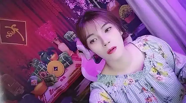 Sugar lipsz online show from February 7, 3:45 am