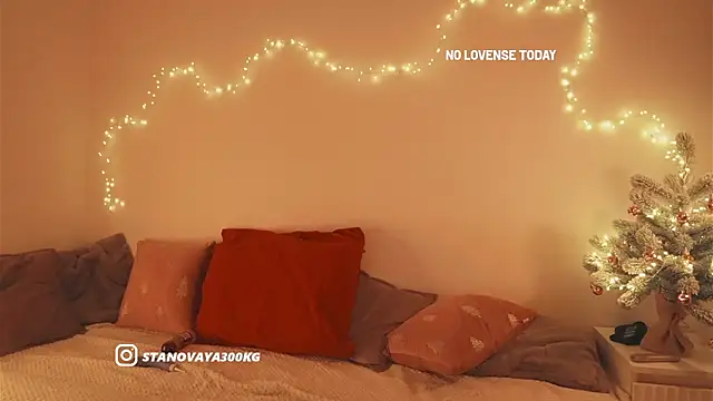 kris69kiss online show from December 24, 3:47 pm