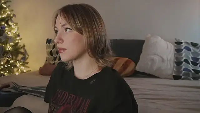 kris69kiss online show from December 18, 2:45 pm