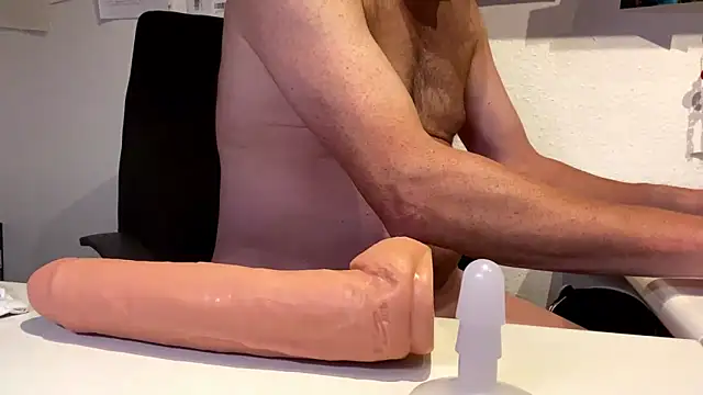 Geilerjung69 online show from November 3, 9:05 pm