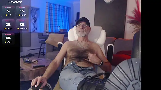 Snapshot of Towndude123 chatting on January 12, 7:00 am Towndude123 online show from January 12, 7:00 am