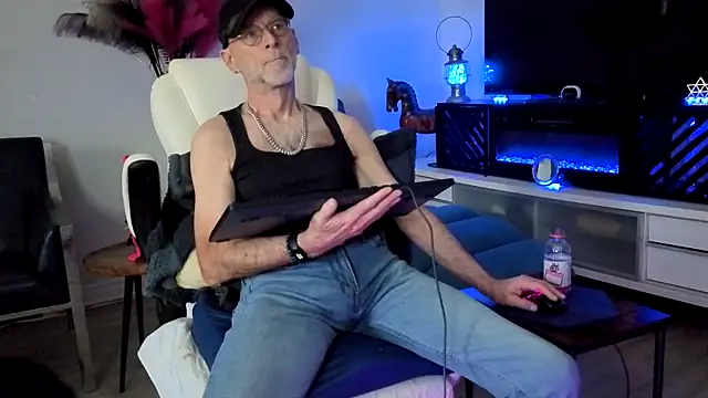 Towndude123 online show from May 31, 7:04 pm