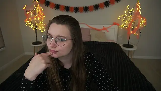 MagicPeachh  online show from October 31, 6:58 am