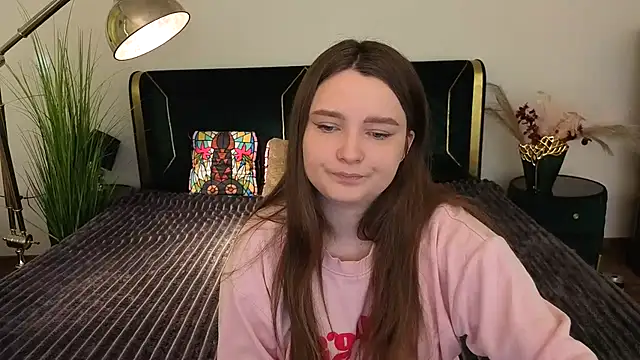 MagicPeachh  online show from May 4, 5:47 am