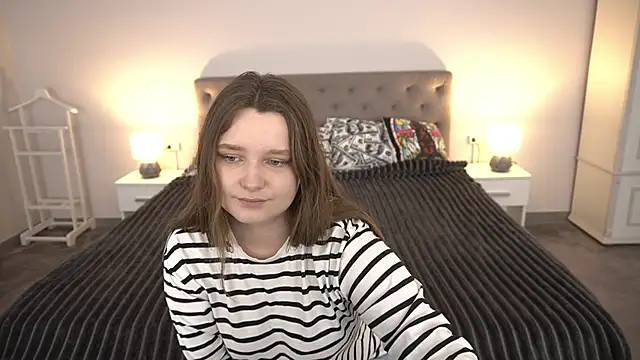 Snapshot of MagicPeachh_ chatting on June 17, 12:40 pm MagicPeachh online show from June 17, 12:40 pm