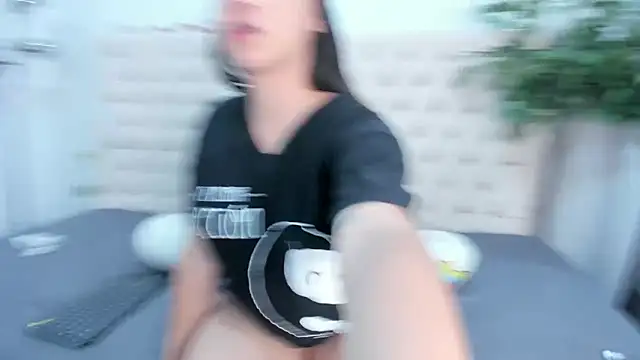 Victoria Coleman online show from February 18, 7:10 pm