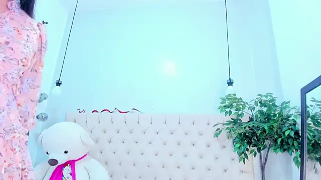 Victoria Coleman online show from February 19, 7:10 pm