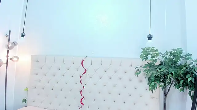 Victoria Coleman online show from February 23, 7:11 pm