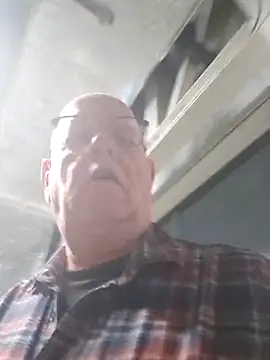 Snapshot of andrejoyfull64 chatting on October 13, 8:14 am andrejoyfull64 online show from October 13, 8:14 am