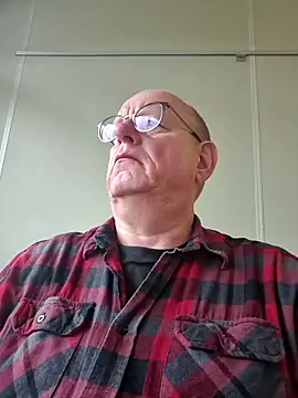 Snapshot of andrejoyfull64 chatting on October 16, 8:15 am andrejoyfull64 online show from October 16, 8:15 am