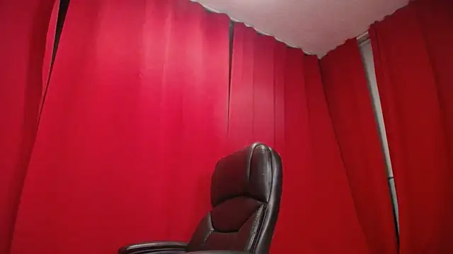 LaraFire online show from September 26, 9:46 am