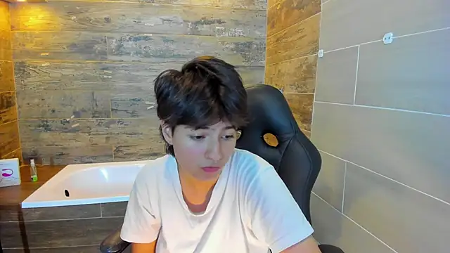 Snapshot of Bryce_Evans chatting on March 15, 8:54 pm Bryce Evans online show from March 15, 8:54 pm