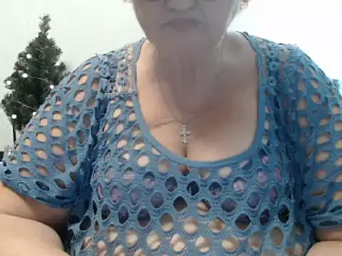 Snapshot of DeniseeRose chatting on December 1, 10:10 pm DeniseeRose online show from December 1, 10:10 pm