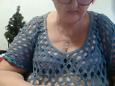 Snapshot of DeniseeRose chatting on December 2, 10:28 am DeniseeRose online show from December 2, 10:28 am