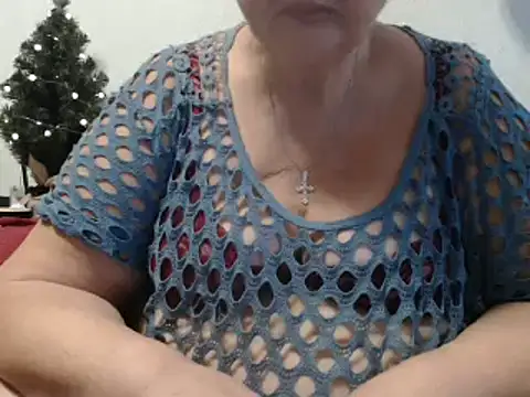 Snapshot of DeniseeRose chatting on December 8, 11:57 am DeniseeRose online show from December 8, 11:57 am