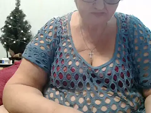 Snapshot of DeniseeRose chatting on December 9, 11:03 pm DeniseeRose online show from December 9, 11:03 pm