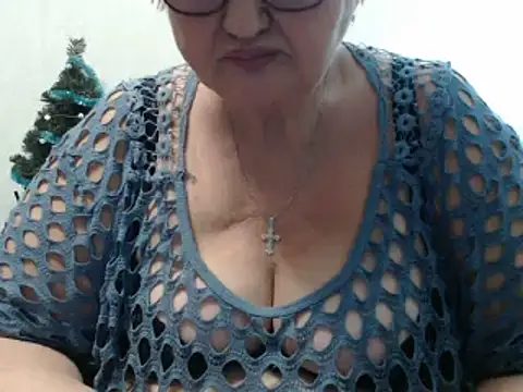 Snapshot of DeniseeRose chatting on December 28, 10:44 pm DeniseeRose online show from December 28, 10:44 pm