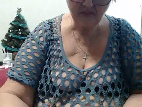 Snapshot of DeniseeRose chatting on December 31, 5:29 pm DeniseeRose online show from December 31, 5:29 pm