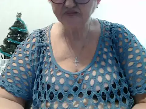 Snapshot of DeniseeRose chatting on January 1, 6:38 pm DeniseeRose online show from January 1, 6:38 pm