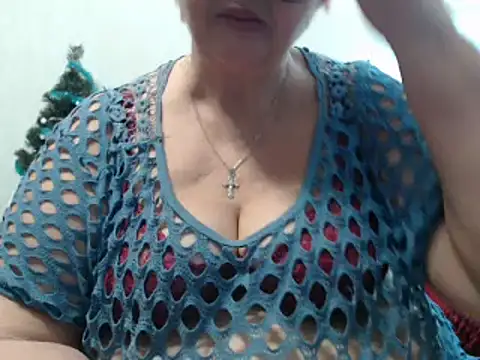 Snapshot of DeniseeRose chatting on January 2, 2:43 am DeniseeRose online show from January 2, 2:43 am