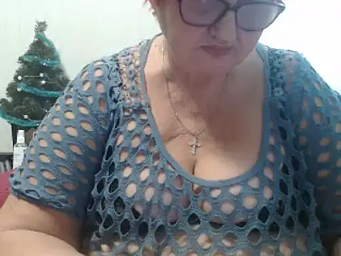 Snapshot of DeniseeRose chatting on January 4, 10:55 pm DeniseeRose online show from January 4, 10:55 pm