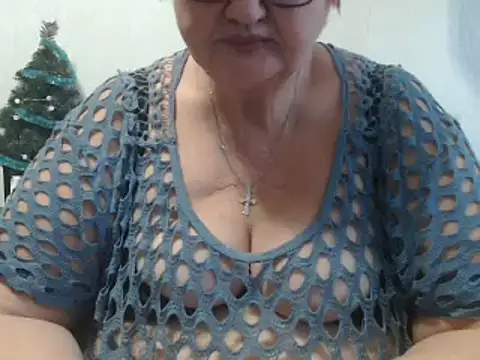 Snapshot of DeniseeRose chatting on January 6, 10:13 am DeniseeRose online show from January 6, 10:13 am