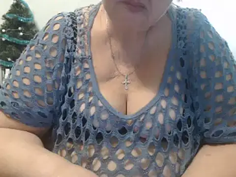 Snapshot of DeniseeRose chatting on January 6, 11:20 pm DeniseeRose online show from January 6, 11:20 pm