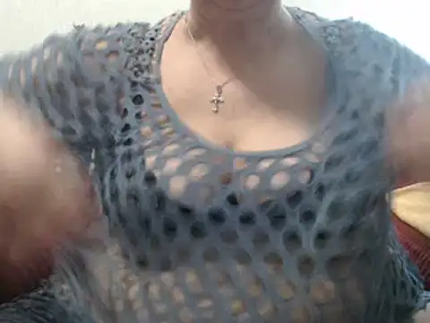 Snapshot of DeniseeRose chatting on January 12, 12:07 am DeniseeRose online show from January 12, 12:07 am