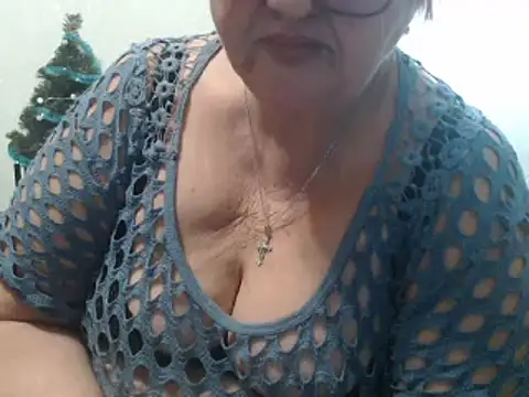 Snapshot of DeniseeRose chatting on January 15, 12:41 am DeniseeRose online show from January 15, 12:41 am