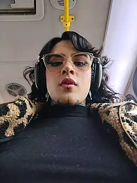 taaylor33 online show from January 6, 8:12 pm