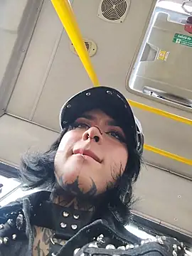 taaylor33 online show from March 6, 8:05 pm