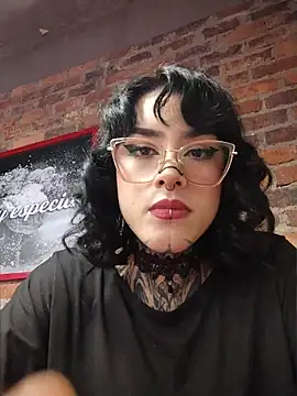 taaylor33 online show from June 6, 7:29 pm