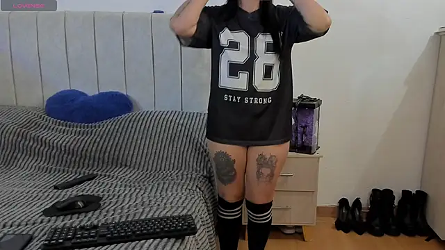 Snapshot of anny_roberts chatting on May 4, 8:16 pm anny roberts online show from May 4, 8:16 pm