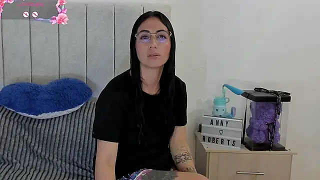 Snapshot of anny_roberts chatting on June 14, 6:54 pm anny roberts online show from June 14, 6:54 pm