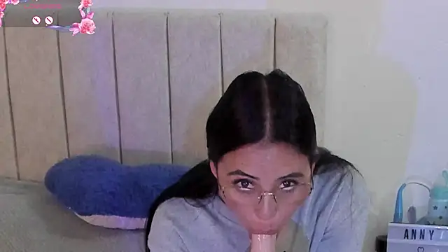 Snapshot of anny_roberts chatting on June 25, 1:04 pm anny roberts online show from June 25, 1:04 pm