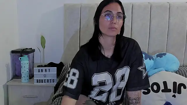 Snapshot of anny_roberts chatting on July 29, 7:34 pm anny roberts online show from July 29, 7:34 pm
