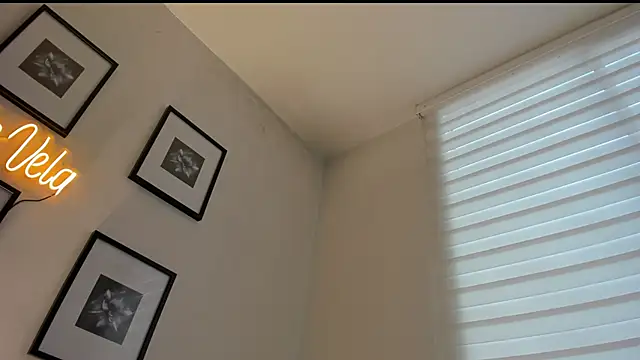 Annie Velas  online show from February 17, 9:32 pm