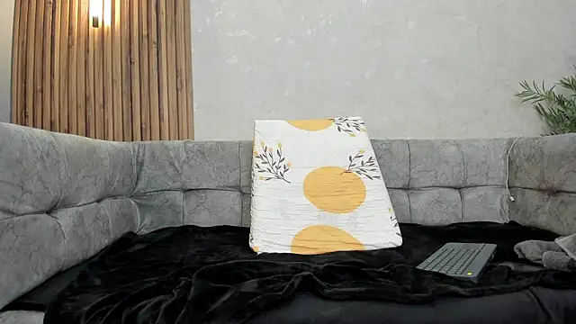 Snapshot of Johan_Williams_07 chatting on July 19, 12:53 pm Johan Williams 07 online show from July 19, 12:53 pm